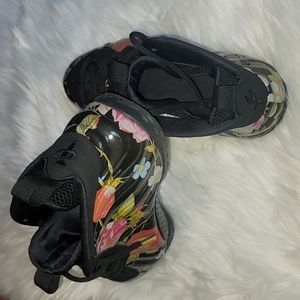 Womens size 12 Nike Foamposites